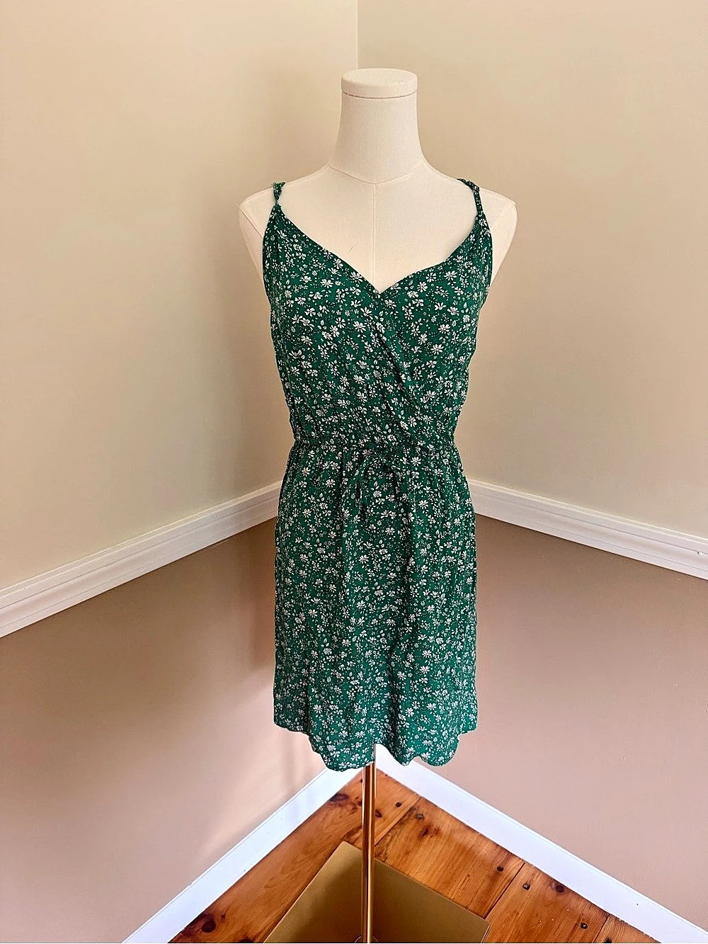 H&Medium Floral Mini Dress in Green Size Medium NWT